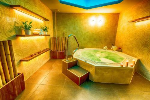 Hotel Miraj Resort