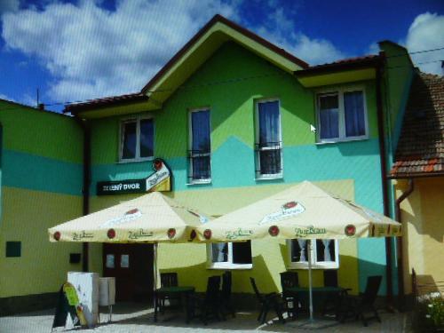 Hostal Penzion Zelen� Dvor