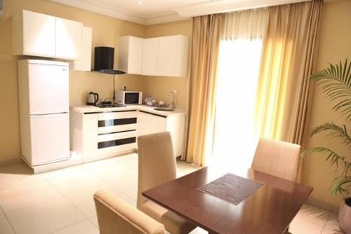 Apartamento Grand Micasa Aci 2000