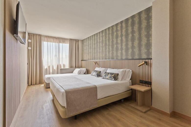 Hotel Acta Pir�mides