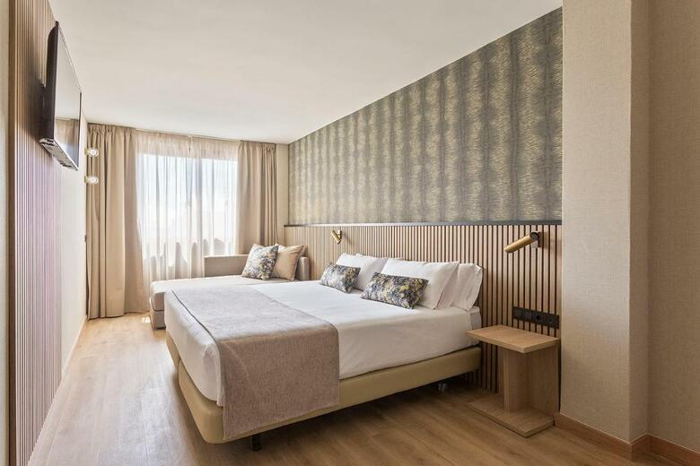 Hotel Acta Pir�mides