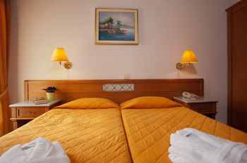 Acropole Delphi Hotel