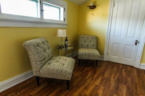 Carriage House Bed & Breakfast