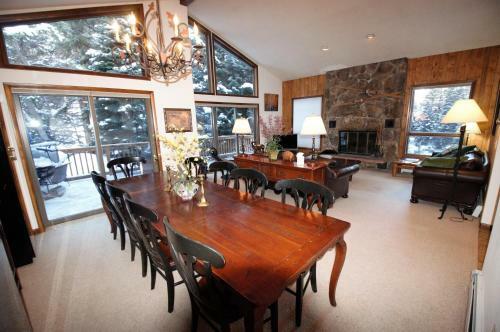 Apartamento Gold-rated Streamside Circle Duplex