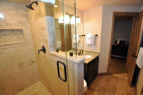 Apartamento Courtside #27 Townhome