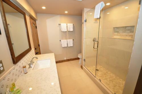 Apartamento Courtside #27 Townhome