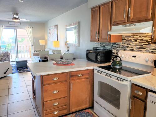 Lani Kai 109 Apartment