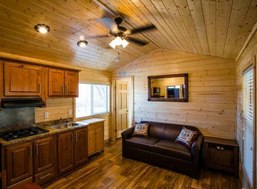 Verde Valley Canyon View Cottage 5