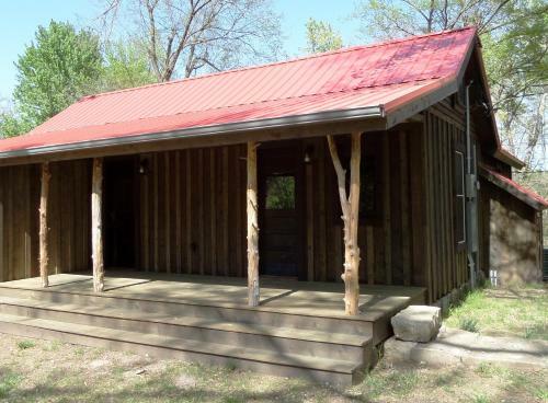 Lodge War Eagle Homestead Cabin