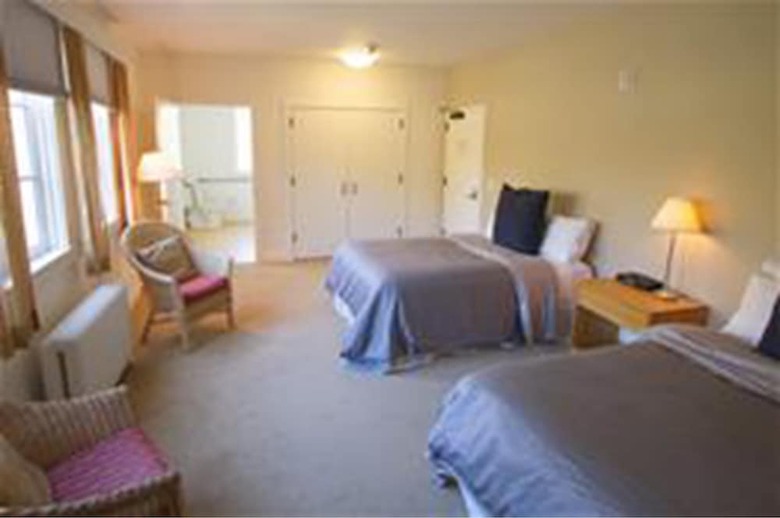 Hostal Easton Hall