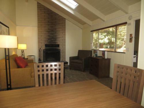Big Sur Lodge
