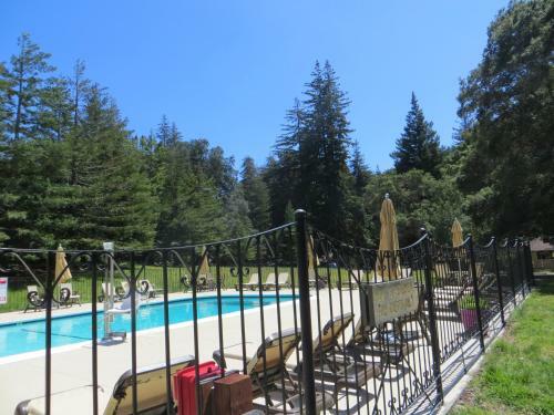 Big Sur Lodge
