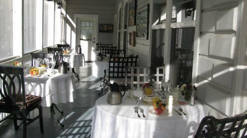 Yosemite Rose Bed And Breakfast