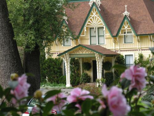 Posada Madrona Manor
