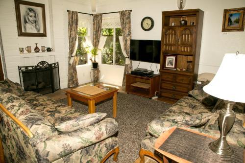 Family Holiday Home Sleeps 8