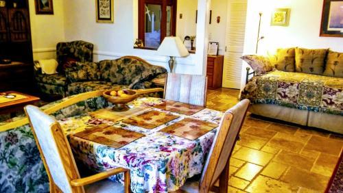 Family Holiday Home Sleeps 8