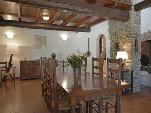 Lush Villa In Beaucaire With Swimming Pool