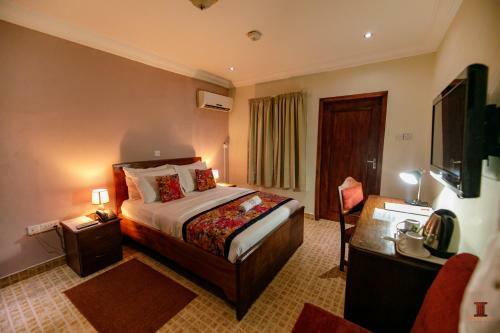 Hotel Mahogany Lodge