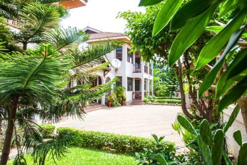 Hotel Mahogany Lodge