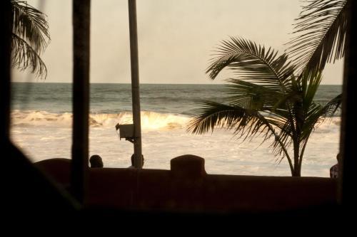 Hotel Oasis Beach Resort