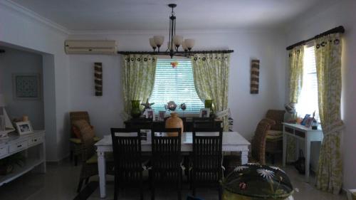 Villas Del Jardin 7