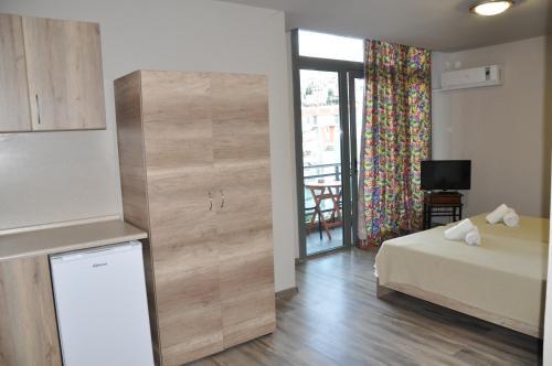 Cleopatra Apartments