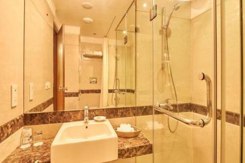Hotel The Royale Senate