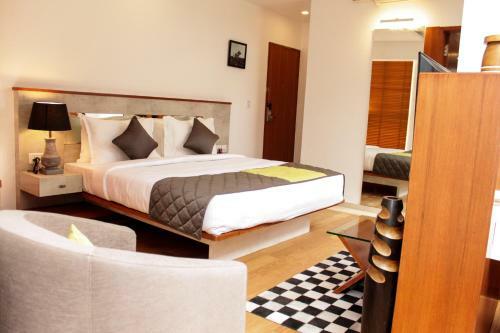 Hotel Shivas Gateway