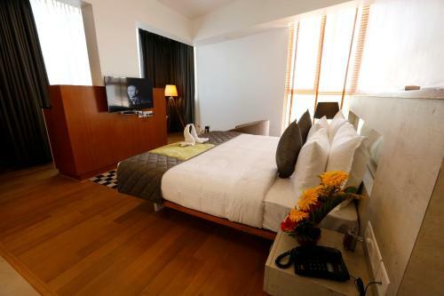 Hotel Shivas Gateway