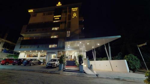 Hotel Shivas Gateway