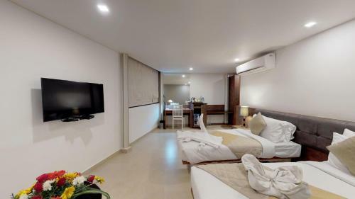 Hotel Shivas Gateway