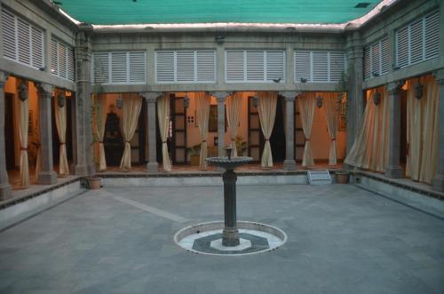 Hotel Nilambag Palace