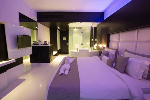 The E Hotel At Eskay Resorts