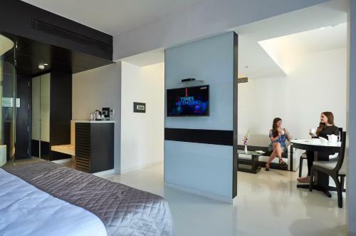 The E Hotel At Eskay Resorts