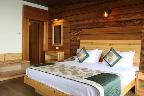 Hotel Jharipani Castle Resort