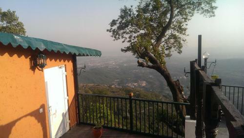 Hotel Jharipani Castle Resort