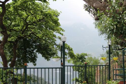 Hotel Jharipani Castle Resort