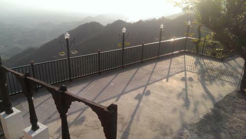 Hotel Jharipani Castle Resort