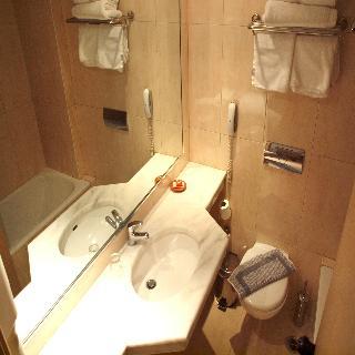 Caravel Apartment Hotel