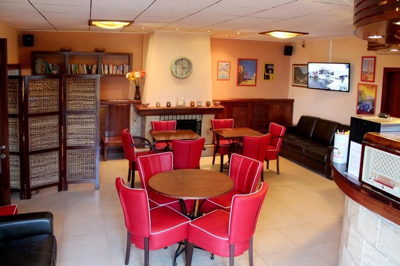 Philoxenia Hotel & Studios