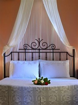 Hotel Katalagari Country Suites