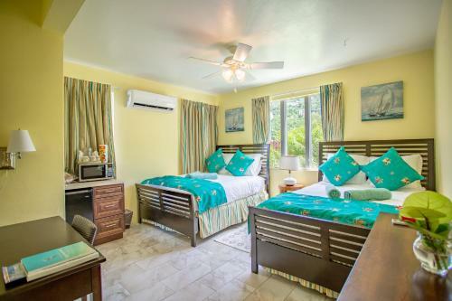 Sebastian's On The Beach Hotel