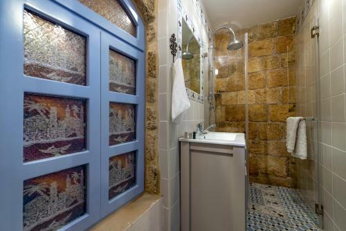 Bed & Breakfast Arabesque: An Arts And Residency Center In Old Acre