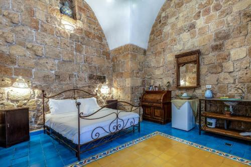 Bed & Breakfast Arabesque: An Arts And Residency Center In Old Acre