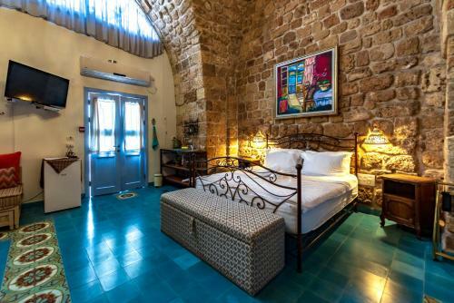 Bed & Breakfast Arabesque: An Arts And Residency Center In Old Acre