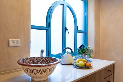 Bed & Breakfast Arabesque: An Arts And Residency Center In Old Acre