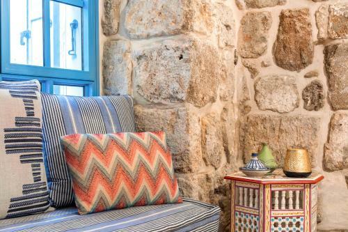 Bed & Breakfast Arabesque: An Arts And Residency Center In Old Acre