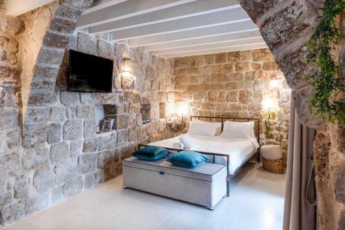 Bed & Breakfast Arabesque: An Arts And Residency Center In Old Acre