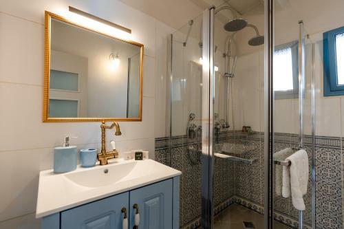 Bed & Breakfast Arabesque: An Arts And Residency Center In Old Acre