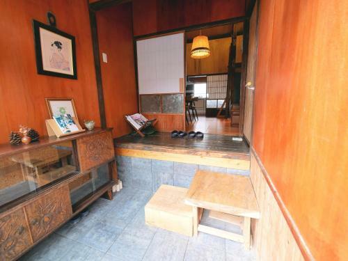 Sumitsugu House West